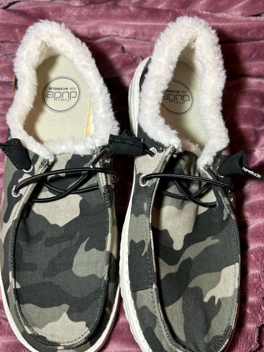 LIKE NEW Hey Dude Camo Slip-On Shoes with White Fuzzy Lining